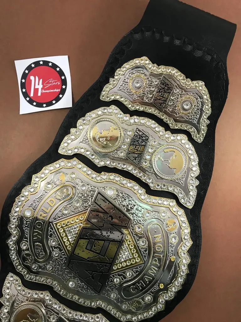 AEW World Heavyweight Championship Belt โ view 9
